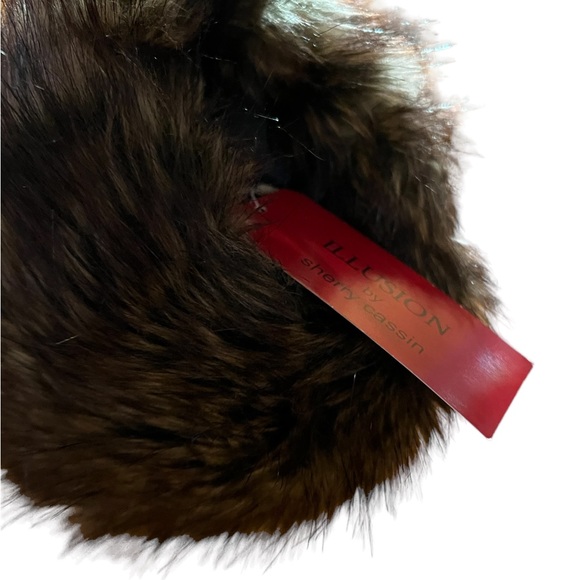 Illusion Sherry Cassin Faux Fur Muff w Wristlet Strap & Zip Pocket for Cell etc - Picture 2 of 12